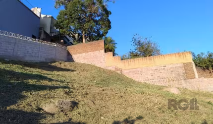 Se você busca o lugar perfeito para construir seus sonhos, sua busca acabou! Apresentamos um terreno exclusivo, localizado no pitoresco Bairro Sétimo Céu, em Porto Alegre. Com uma área generosa de 266