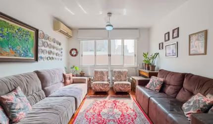 Apartamento 3 dormitórios, 1 vaga, no coração do bairro Moinhos de Vento.&lt;BR&gt;Apartamento 3 dormitórios, sendo 1 suíte, amplo living, banheiro social, dependência completa, área de serviço separa