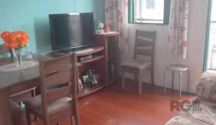 Apartamento com 2 quartos, no bairro Cavalhada, Porto Alegre/RS&lt;BR&gt;&lt;BR&gt;Apartamento com 2 dormitórios, ideal para quem busca praticidade e conforto. O imóvel conta com um banheiro, cozinha 