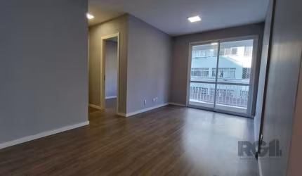 Descubra o seu novo lar no coração do Cristo Redentor, Porto Alegre! Apresentamos um moderno apartamento à venda na Rua Limoeiro , localizado em uma rua tranquila, a poucos passos de hospitais, escola