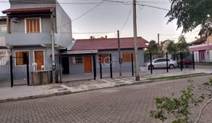 Casa com 5 quartos, 1 suíte, 4 vagas de garagem, no bairro Aberta dos Morras, Porto Alegre/RS     &lt;BR&gt;&lt;BR&gt;Esta casa oferece conforto e funcionalidade em um espaço bem distribuído. Composta