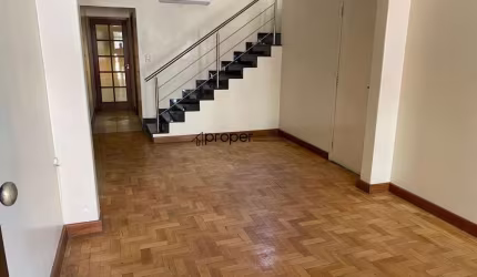 Sobrado de 180m² à venda no centro de Pelotas/RS.