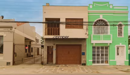 Casa com 3 suítes, 2 salas com lareira, 280m² e terraço - Fragata Pelotas/RS
