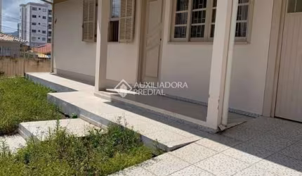 Casa com 3 quartos à venda na Rua José Machado Simas, 188, Capoeiras, Florianópolis, 158 m2 por R$ 850.000