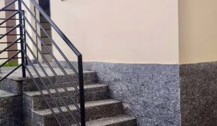 Vendo casa geminada dois quartos sendo uma suíte bairro Paquetá/BH