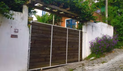 Casa com 1 quarto à venda no Ingleses, Florianópolis  por R$ 850.000