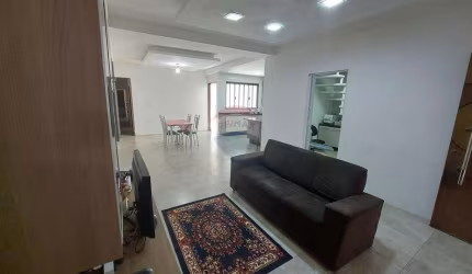 Casa à Venda com 2 quartos, sendo 1 suíte com 245 m², Jardim Betânia