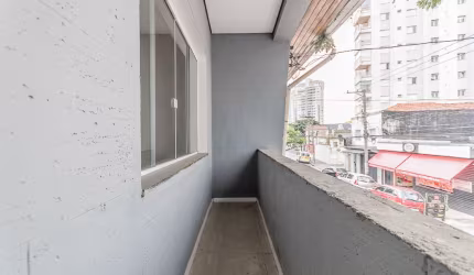 Imóvel localizado a 3 quadras da rua Senador Flaquer, comércio importante de Santo André.