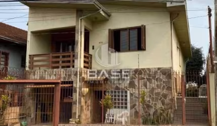 Casa com 3 quartos à venda na Rua Germano Parolini, 373, Rio Branco, Caxias do Sul, 260 m2 por R$ 850.000