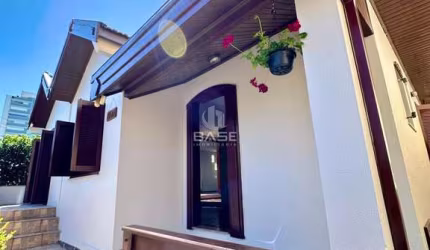 Casa com 3 quartos à venda na Rua Vinte e Cinco de Julho, 1740, Centro, Caxias do Sul, 170 m2 por R$ 690.000