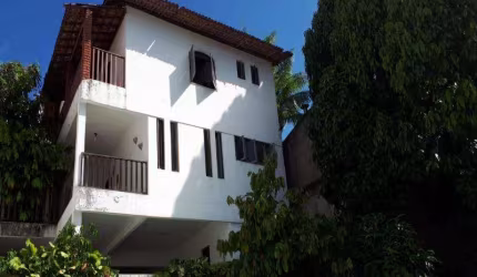 Casa para Venda em Salvador, Candeal, 4 dormitórios, 2 suítes, 4 banheiros, 2 vagas