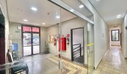 Sala Comercial para Venda em Carapicuíba, Chácara São João, 2 banheiros, 2 vagas