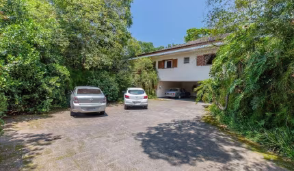 Casa para Venda em Cotia, Parque Silvino Pereira, 6 dormitórios, 2 suítes, 6 banheiros, 9 vagas