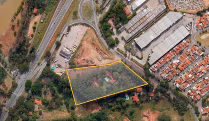 Área à venda na cidade de Valinhos/SP