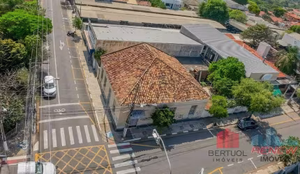 Casa à venda no Centro de Vinhedo - SP