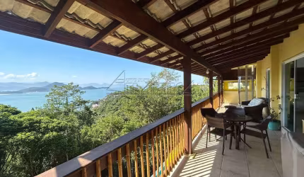 Casa de Condomínio com 5 dorms, Ponta das Toninhas, Ubatuba - R$ 4 mi, Cod: 4255