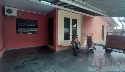 Casa para Venda em Taubaté, Jardim Independência, 3 dormitórios, 1 suíte, 2 banheiros, 2 vagas