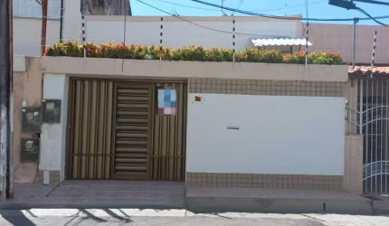 Casa na Treze de Julho