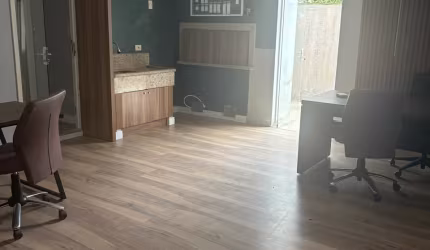 Aluga se sala comercial com 40 m2