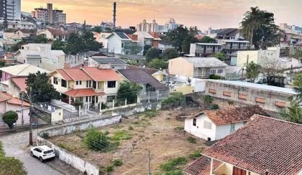TERRENO, Escritura, 4 pavimentos - Coloninha - Santa Catarina