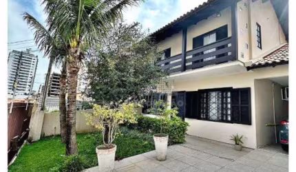 Linda Casa em Barreiros com 05 Dorms - São José SC