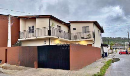 CASA - 07 Quartos, 03 Vagas, Investimento - Serraria - Santa Catarina