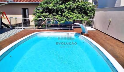 CASA 3 Quartos, 1 Vaga, Piscina - Aririú - Santa Catarina