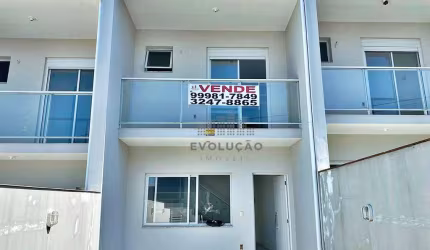 Ótimo Sobrado com 02 Suítes uma com Sacada e 82 m² - São José SC