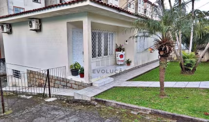 Casa Residencial/Comercial com 3 Dorms, 195 m² - Ipiranga - São José/SC