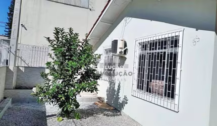 Imóvel com 2 casas e mezanino no Ipiranga - São José
