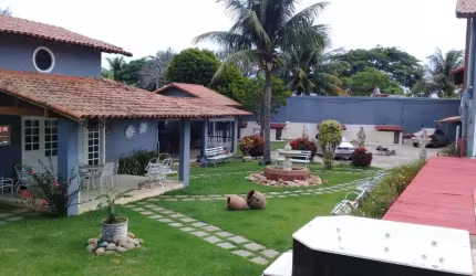 Imperdível oportunidade de investimento: Casa à venda em Araruama-RJ, Praia Seca! 12 quartos, 11 suítes, 2 salas, 14 banheiros, 13 vagas de garagem, 570m² - Pode ser usado como pousada!