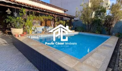 Casa à venda em Araruama-RJ, bairro Areal: 4 quartos, 1 suíte, 1 sala, 2 banheiros, 1 vaga de garagem, 216m². Imperdível!