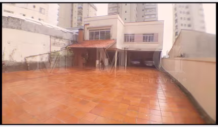 Bem localizado sobrado na Vila Mariana com 350m² de terreno próximo ao Metro