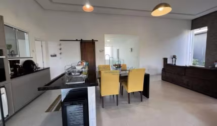 Casa em Condomínio Aphaville - 3 Suítes por R$ 1.490.000