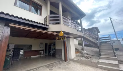 Casa à venda no bairro Nossa Senhora da Saúde - Caxias do Sul/RS