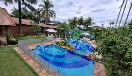 Casa a Venda em Condomínio Jardim Acapulco 5 quartos
