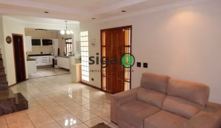 Sobrado com 210 m², situado na Vila carrão