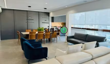 Cobertura Duplex com 291m², com 4 suites, 4 vagas no Panamby