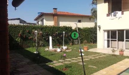 Casa Assobradada com 258m², piscina - Interlagos