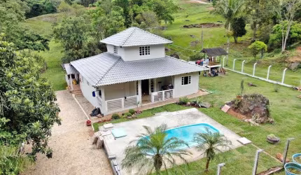 Chácara Mobiliada em Meio a Natureza com Lagoa, Riacho e Terreno com 3.600m² à venda em Canelinha/SC