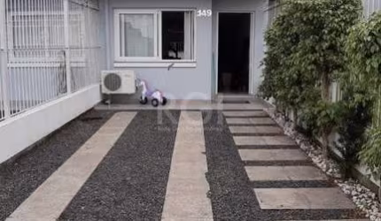 Casa para Venda - 157m², 3 dormitórios, sendo 3 suites, 2 vagas - Guarujá