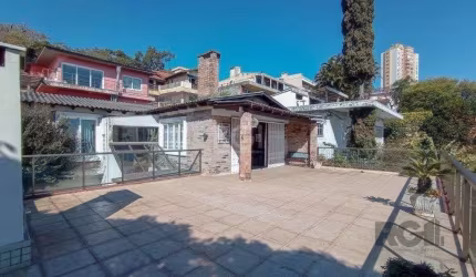 Casa para venda com 4 dormitórios no bairro Cristal