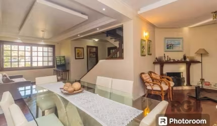 CASA | SOBRADO | ESPAÇO GOURMET | PÁTIO COM PISCINA | BAIRRO CRISTAL | ZONA SUL