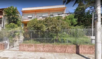 Casa para Venda - 243m², 3 dormitórios, 5 vagas - Medianeira