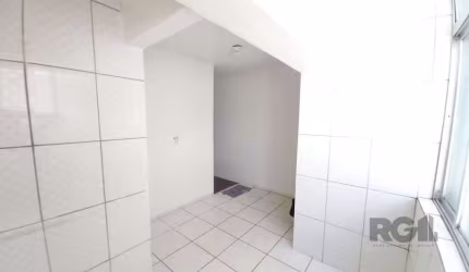 Apartamento com 02 quartos no Bairro Restinga.