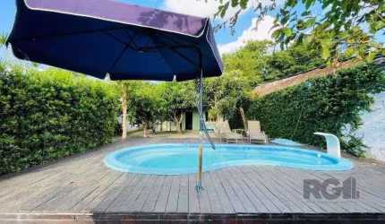 Excelente casa de 130m² com 2 dormitórios e piscina.