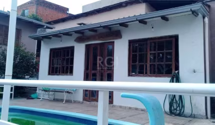 Casa para Venda - 255m², 6 dormitórios, 4 vagas - Vila Nova