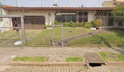 Casa com 4 dormitórios no Bairro Guarujá