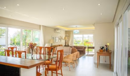 Casa para Venda - 243.12m², 4 dormitórios, sendo 1 suites, 4 vagas - São Vicente