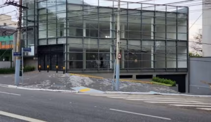 Prédio Comercial Novo Moderno para locação na Mooca, Avenida Paes de Barros próximo á Rua Juventus com 900 metros área construída 3 andares 24 vagas